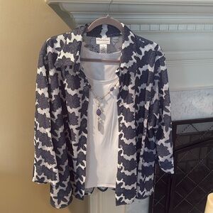 Women’s layered tank top/light floral jacket with detachable necklace. Size XL